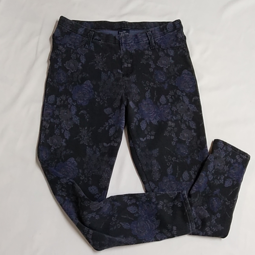 Slim leg stretch jeans or jeggings